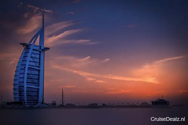 Lekker weg met een cruisevakantie Dubai 🛳️ 24 Dagen met de Queen Anne